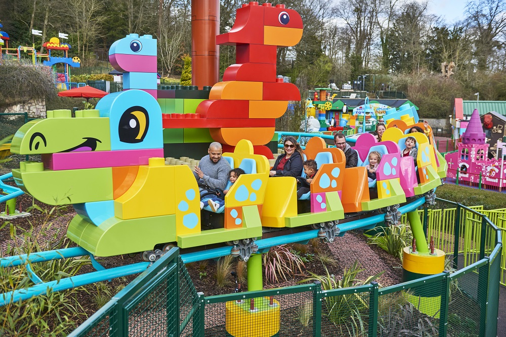 Exclusive FREE room upgrade when you book a Midweek Break at LEGOLAND ...